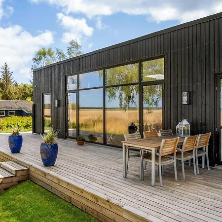 4 Bedroom Gorgeous In Holiday home Fur