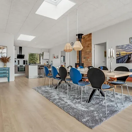 4 Bedroom Gorgeous In